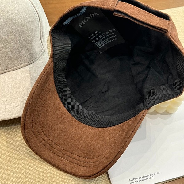 伊勢丹先行品 プラダ スエード ベースボールキャップ コピー puu18605